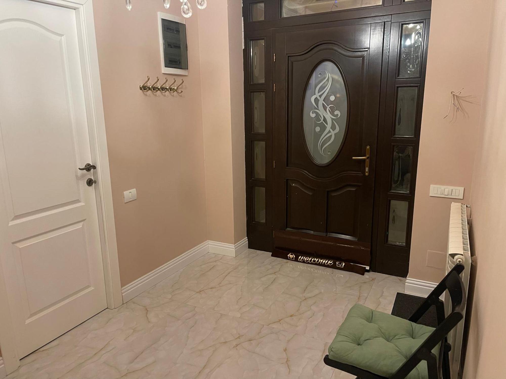 Room In A Private House - 5 Min From Therme And Airport Corbeanca Экстерьер фото