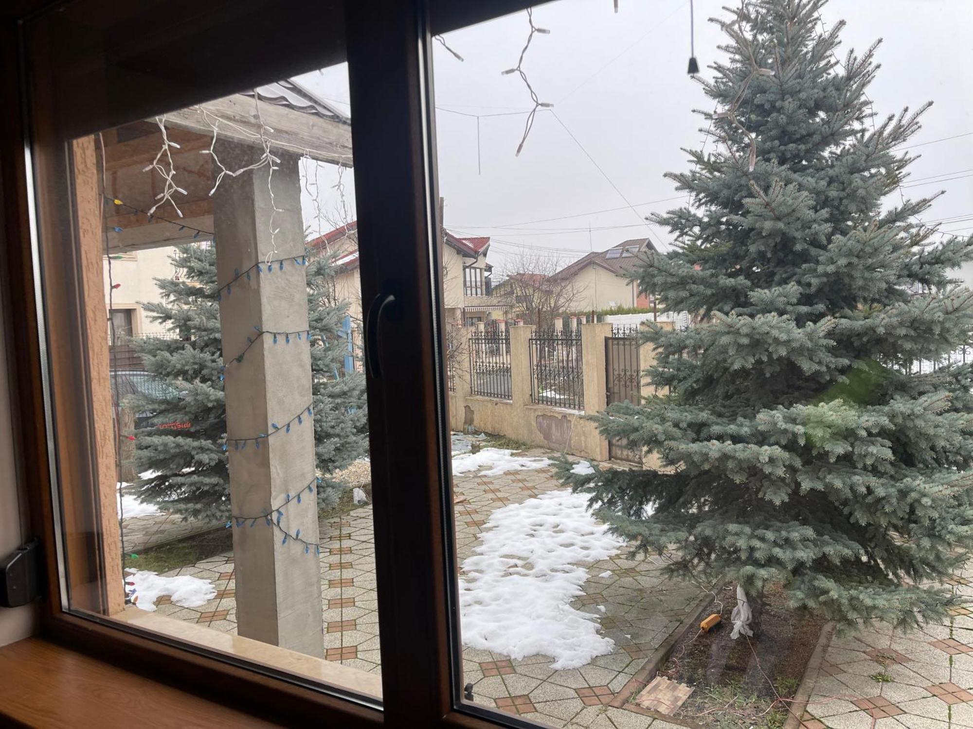 Room In A Private House - 5 Min From Therme And Airport Corbeanca Экстерьер фото